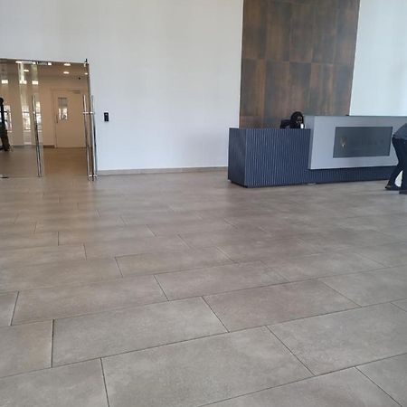 Rt Properties @ The Lennox Airport Residential Accra Ngoại thất bức ảnh