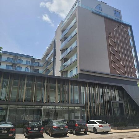 Rt Properties @ The Lennox Airport Residential Accra Ngoại thất bức ảnh