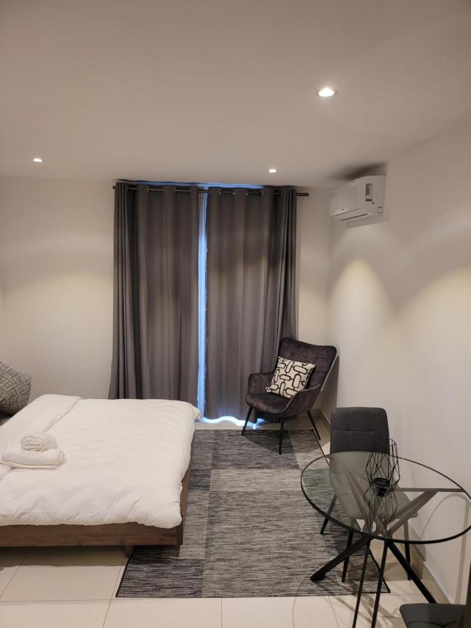 Rt Properties @ The Lennox Airport Residential Accra Ngoại thất bức ảnh