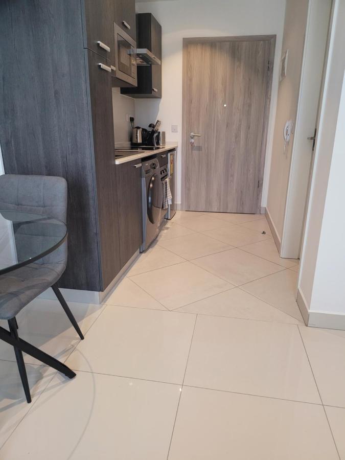Rt Properties @ The Lennox Airport Residential Accra Ngoại thất bức ảnh