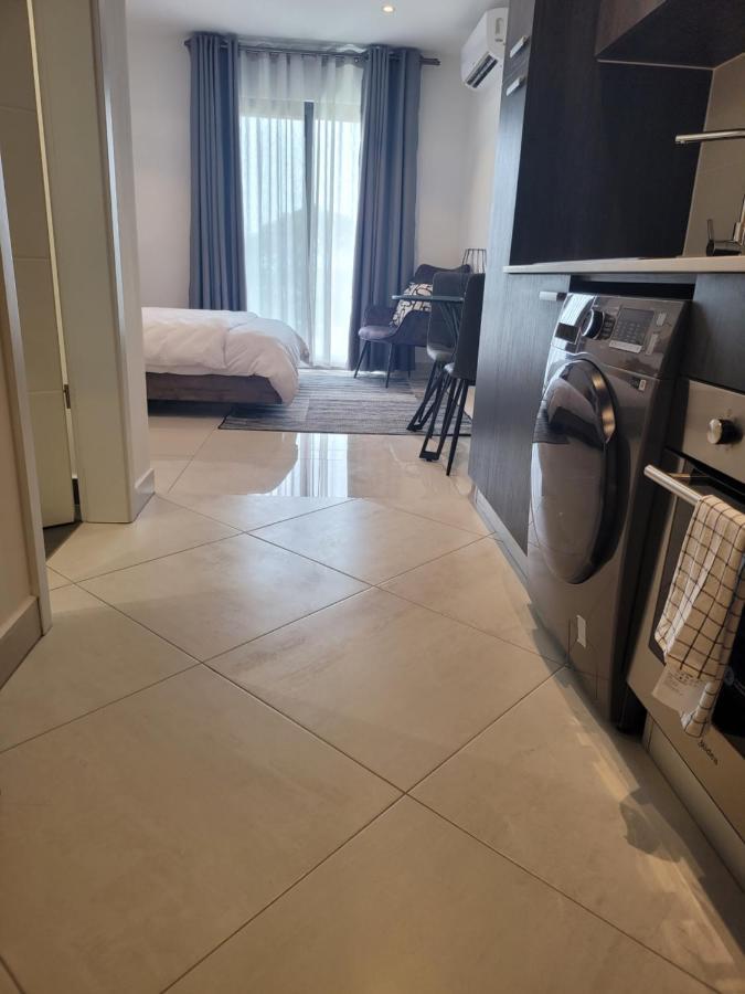 Rt Properties @ The Lennox Airport Residential Accra Ngoại thất bức ảnh