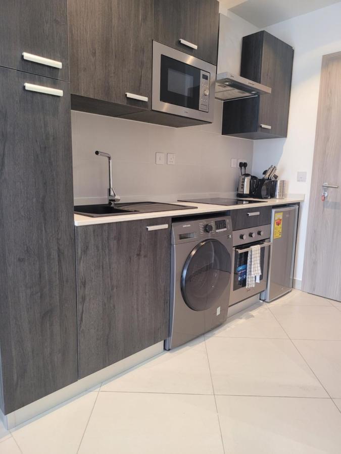 Rt Properties @ The Lennox Airport Residential Accra Ngoại thất bức ảnh