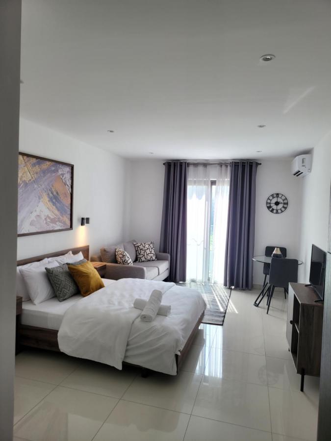 Rt Properties @ The Lennox Airport Residential Accra Ngoại thất bức ảnh